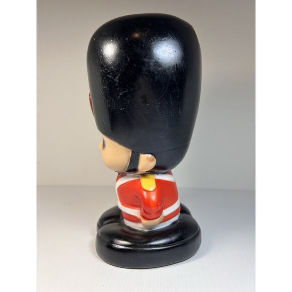 Vtg Blow Mold Queens British Royal Guard Coin Bank 8" Buckingham Palace - Picture 2 of 7